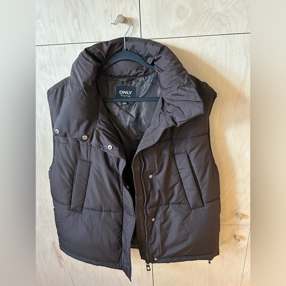 Chocolate Brown Puffer Vest - Picture 6 of 10